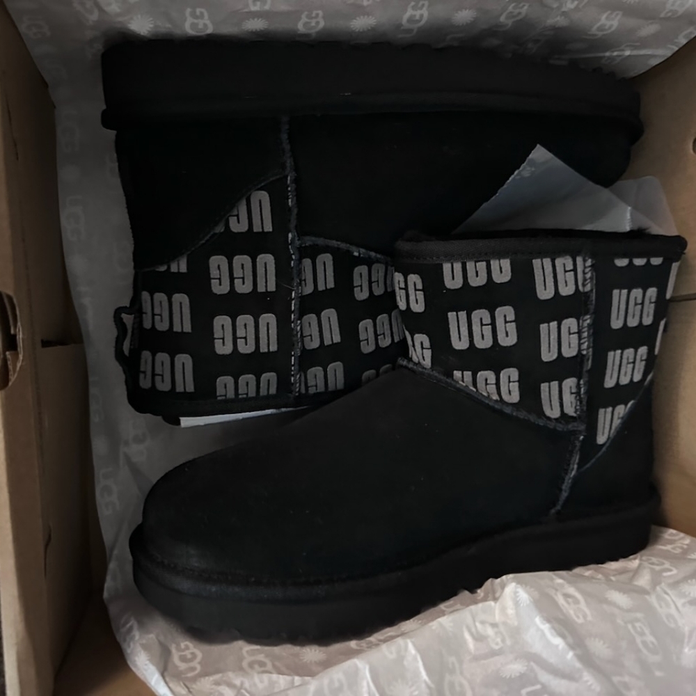 Uggs boots classic mini II ugg graphic